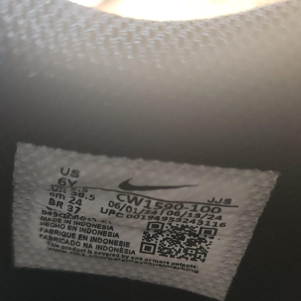 Nike Black and White Dunk Low Shoes - Picture 7 of 7